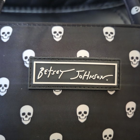 Betsey Johnson Black Skull Print Tote Insulated Lunch Bag - Picture 2 of 5